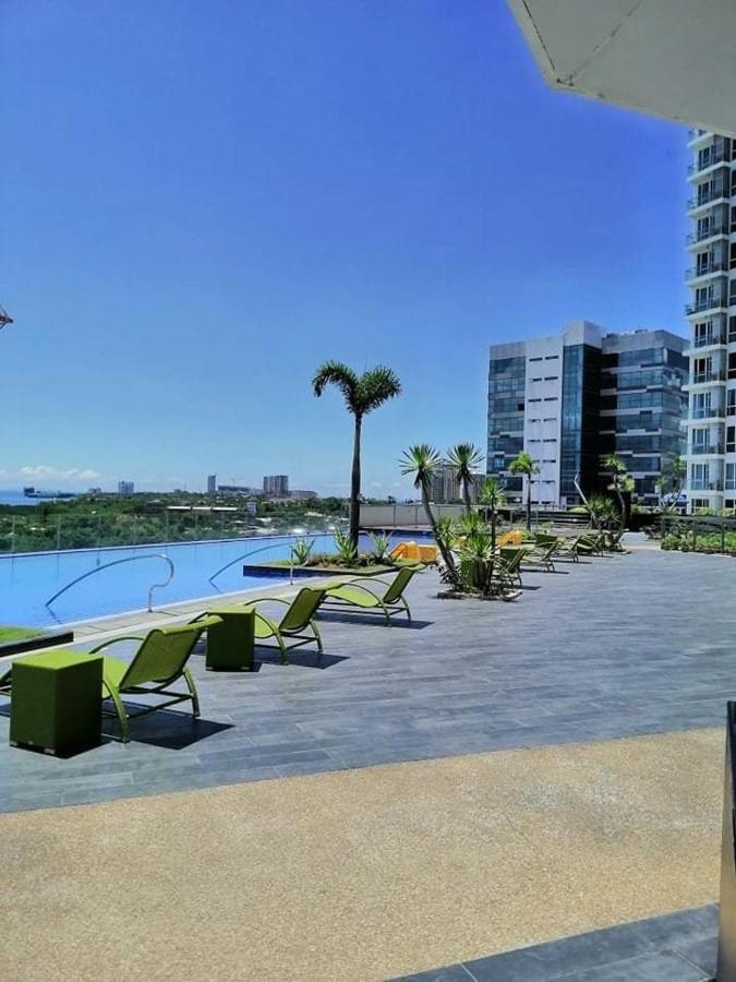Mactan Newtown Beach Condo Lapu-Lapu City Exterior photo