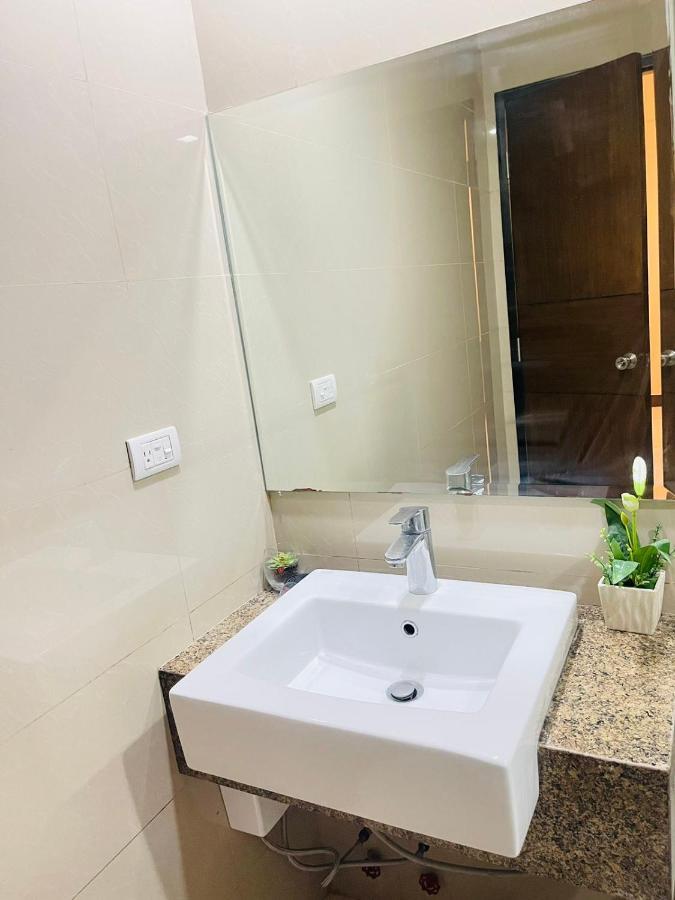 Mactan Newtown Beach Condo Lapu-Lapu City Exterior photo